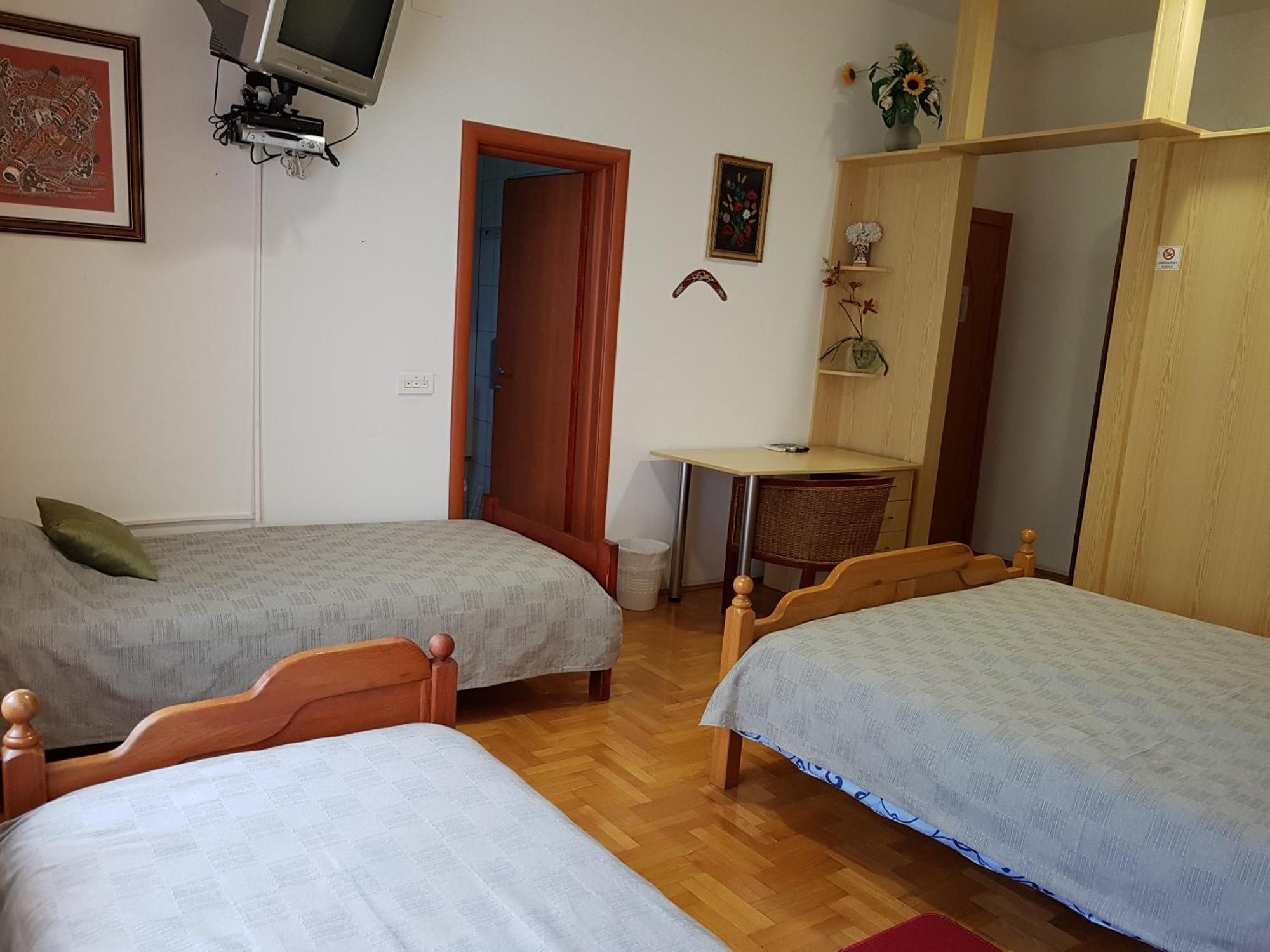 Prenociste Klas Pleternica Ruang foto