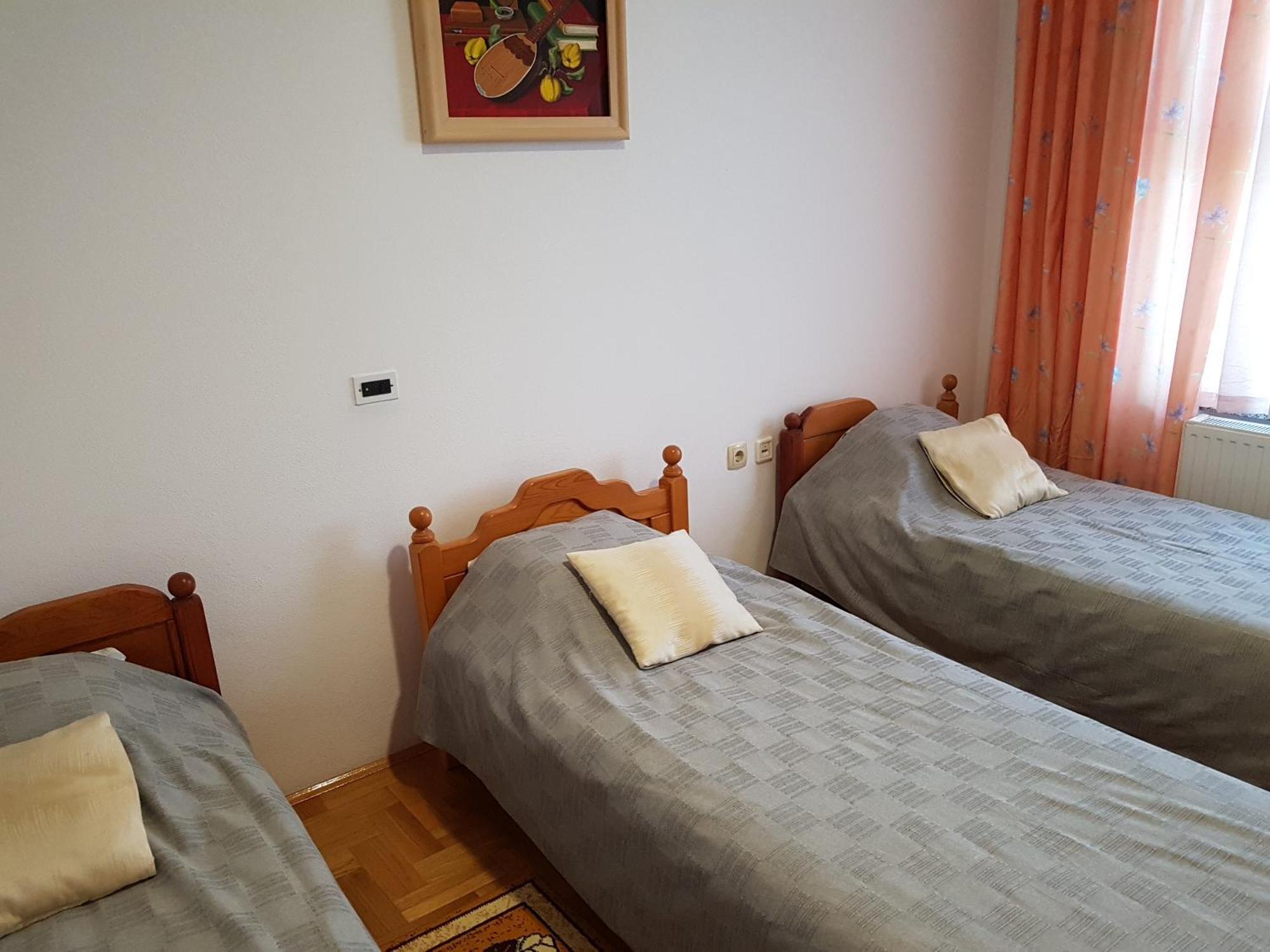 Prenociste Klas Pleternica Ruang foto