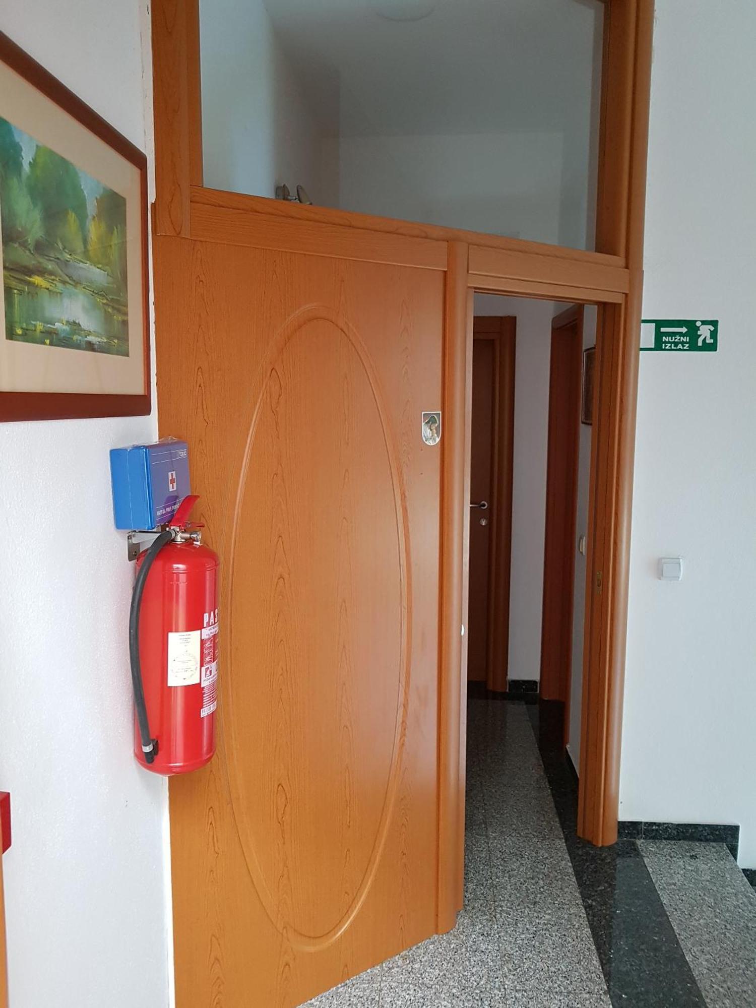 Prenociste Klas Pleternica Ruang foto